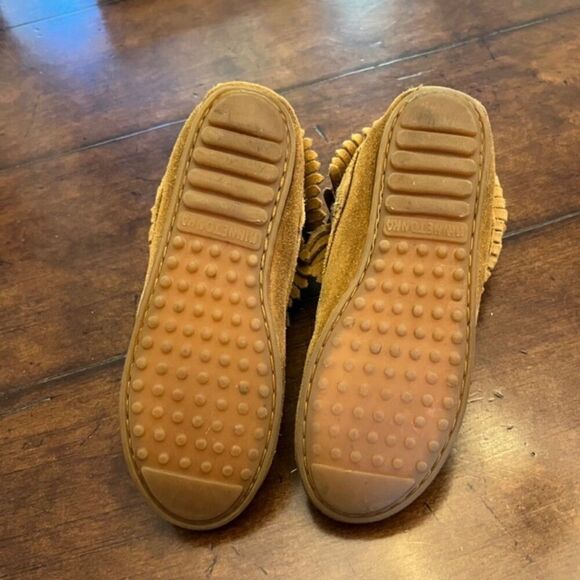 Minnetonka Ladies Fringed Low Ankle Moccasins Size 6 - Picture 3 of 9